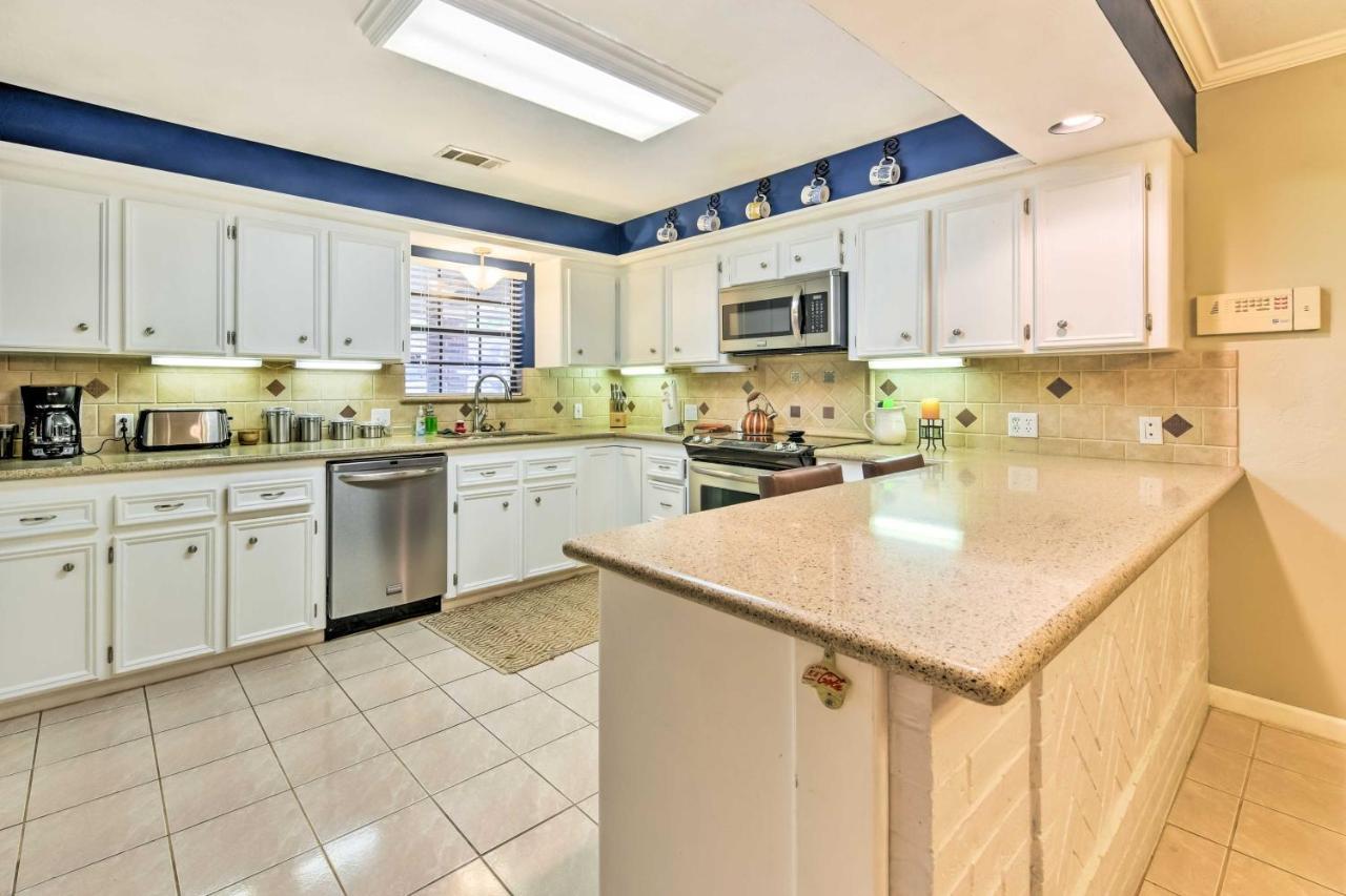 Quiet Lake Conroe Townhome With 2 Boat Slips! Willis Eksteriør billede