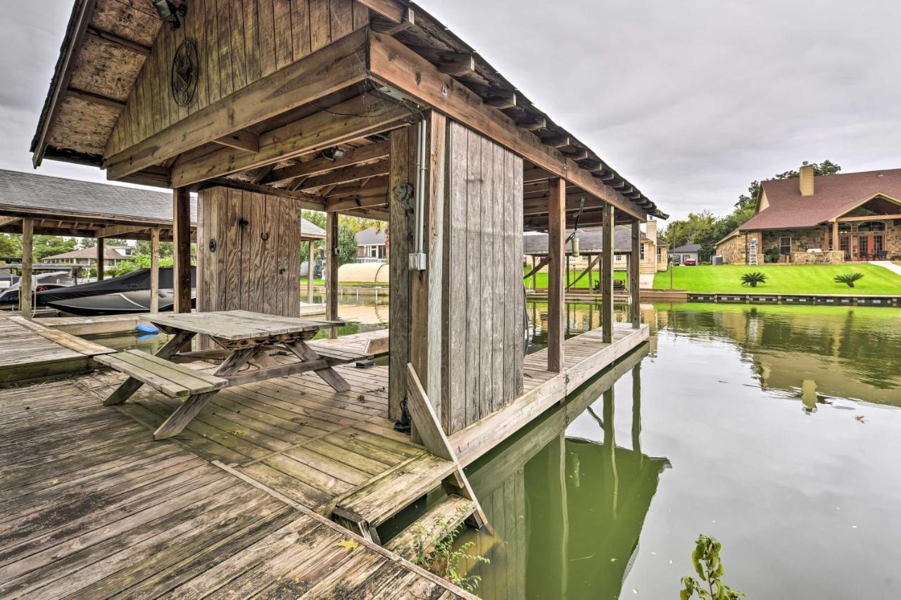 Quiet Lake Conroe Townhome With 2 Boat Slips! Willis Eksteriør billede