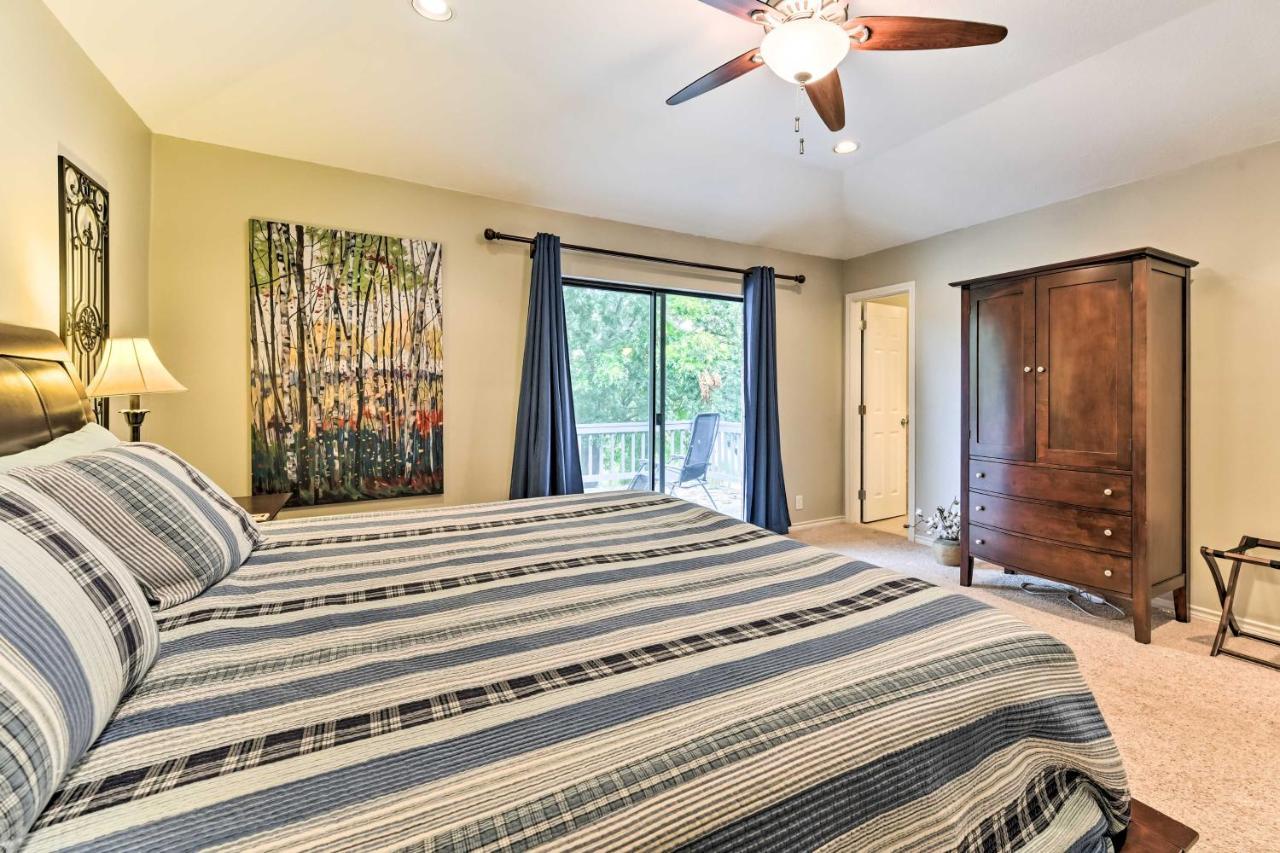 Quiet Lake Conroe Townhome With 2 Boat Slips! Willis Eksteriør billede