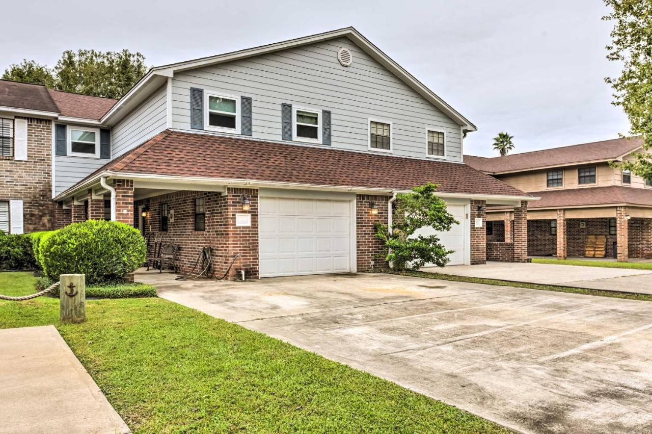 Quiet Lake Conroe Townhome With 2 Boat Slips! Willis Eksteriør billede